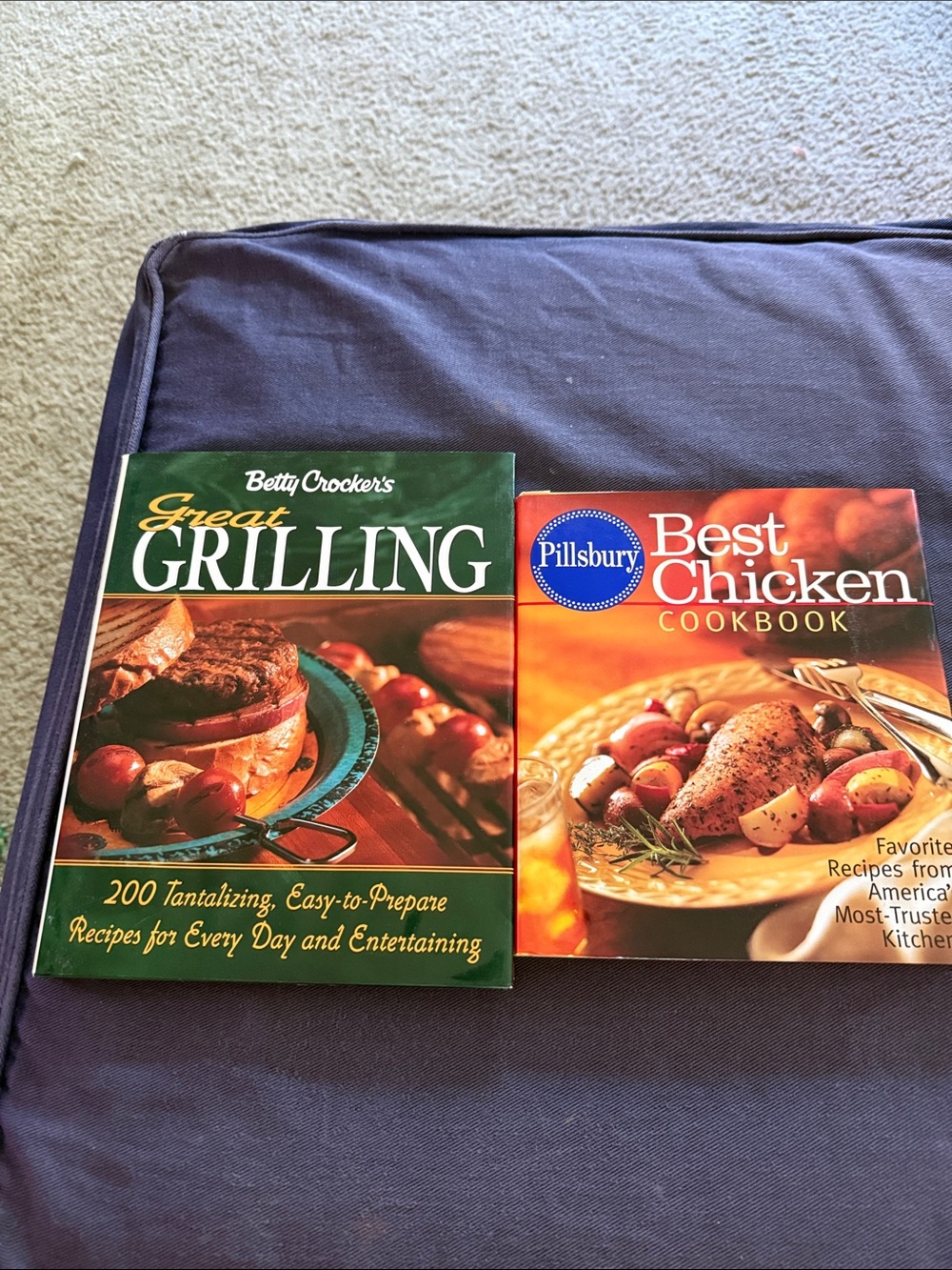Betty Crocker Great Grilling Cookbook - Green and Teal Cover